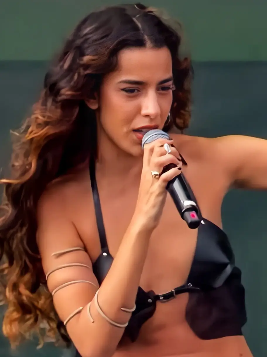 Marina Sena no palco, fotografia de arquivo.